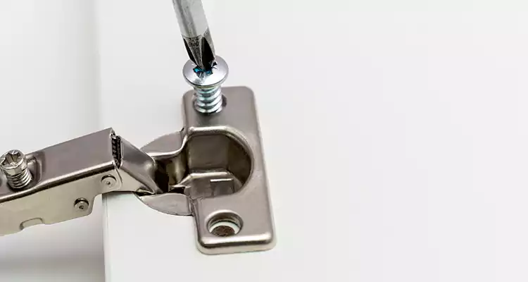 Screen Door Hinge Repair in Tallahassee, FL