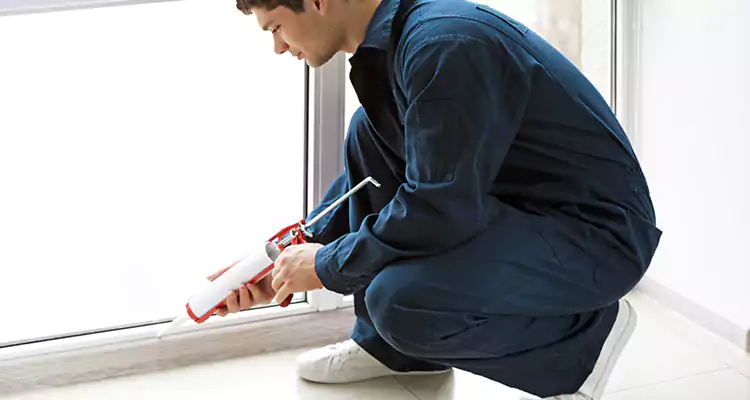 Window Glass Caulk Repair in Tallahassee, FL